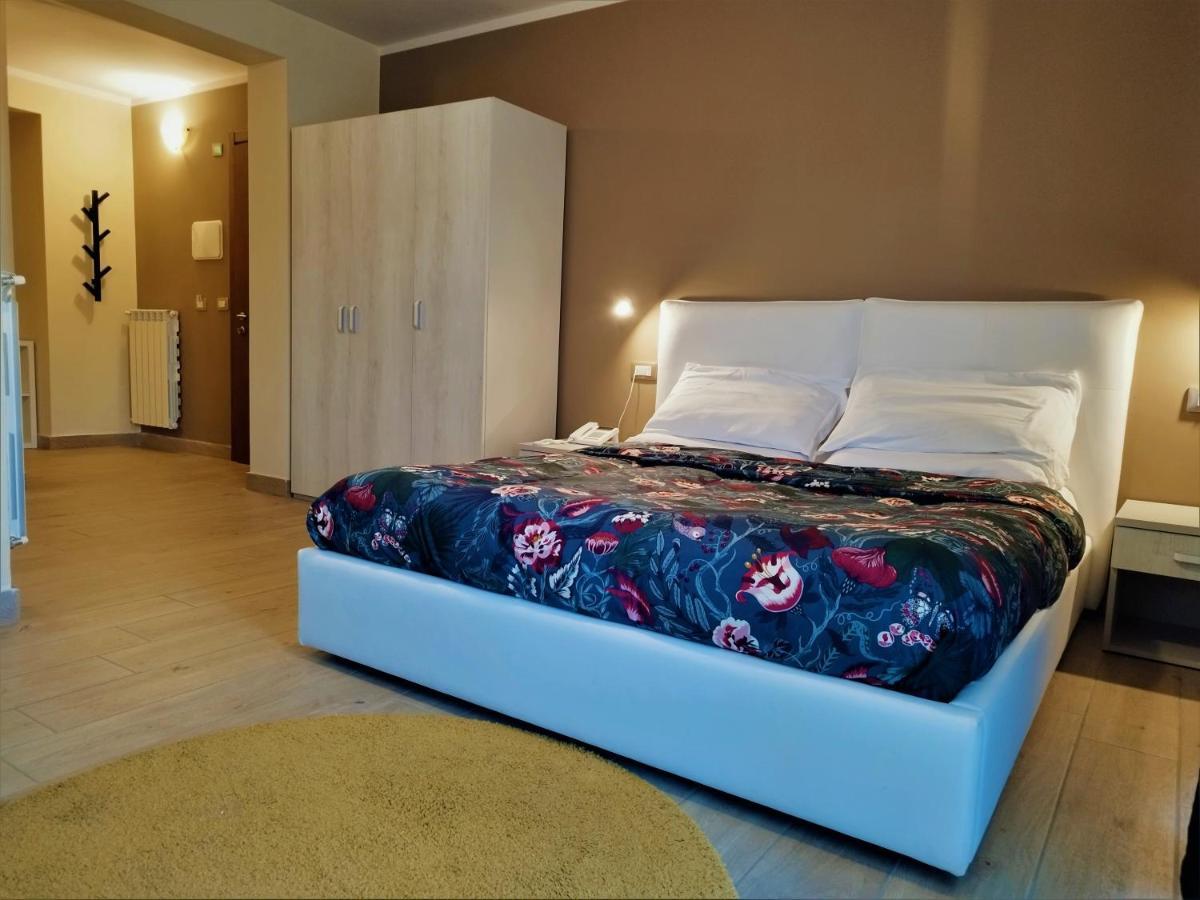 Hotel Altopiano Delle Rocche Rocca di Mezzo Bagian luar foto